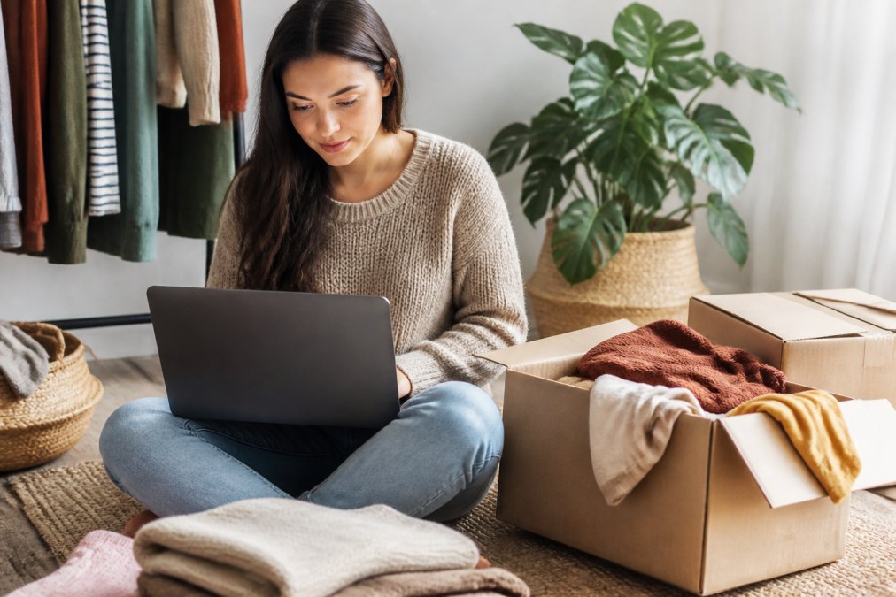 How to Shop for Clothes Online Safely: 2026 Guide